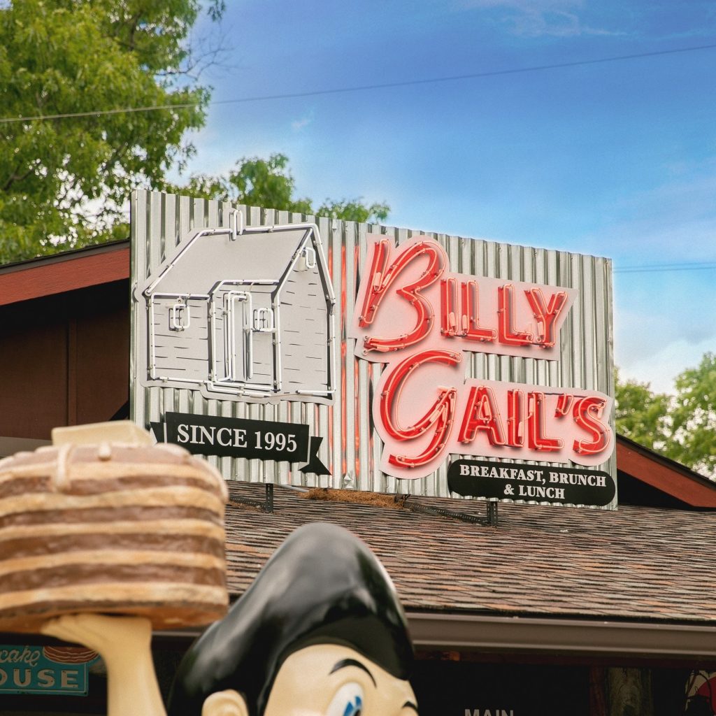 Billy Gail’s: A cozy spot known for its hearty breakfasts.